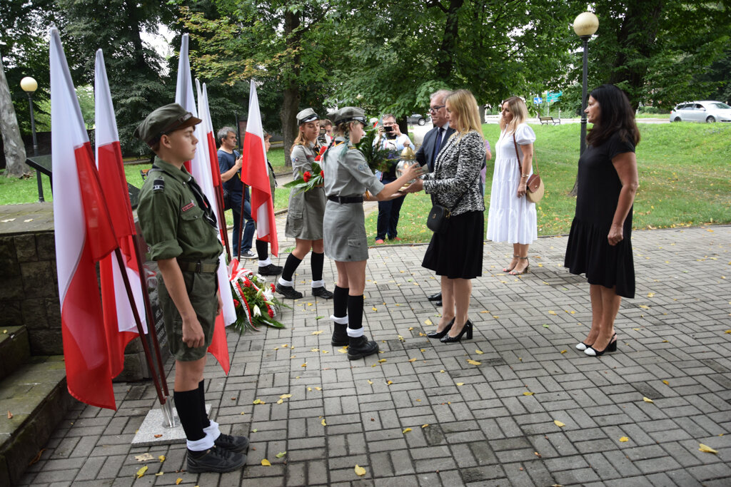 W hołdzie Powstańcom