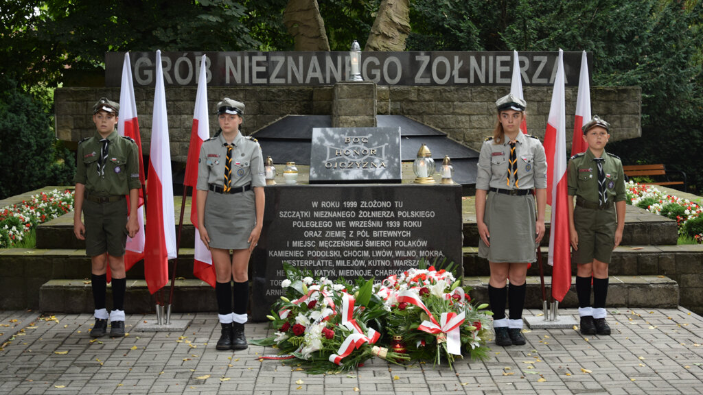 W hołdzie Powstańcom