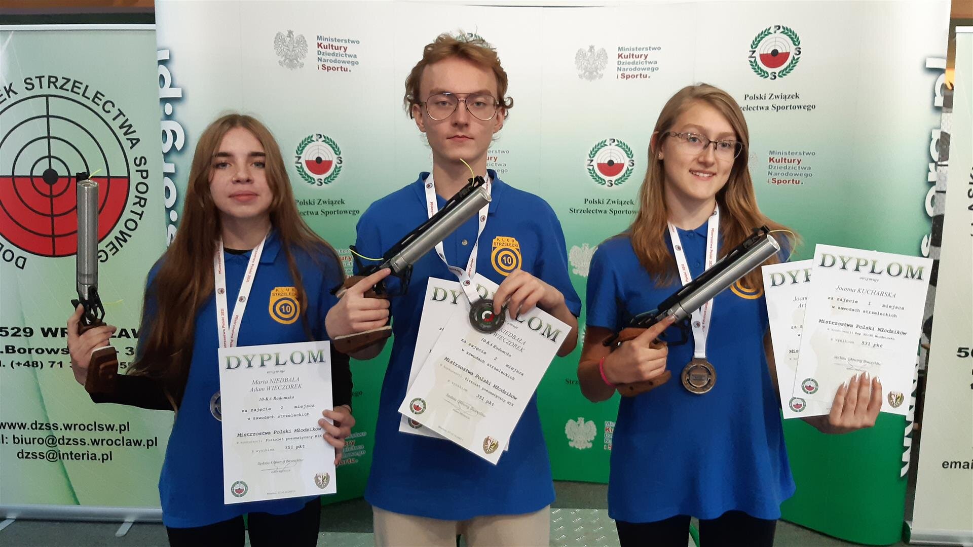 Mistrzyni oraz wicemistrzowie Polski z klubu strzeleckiego 10-tka