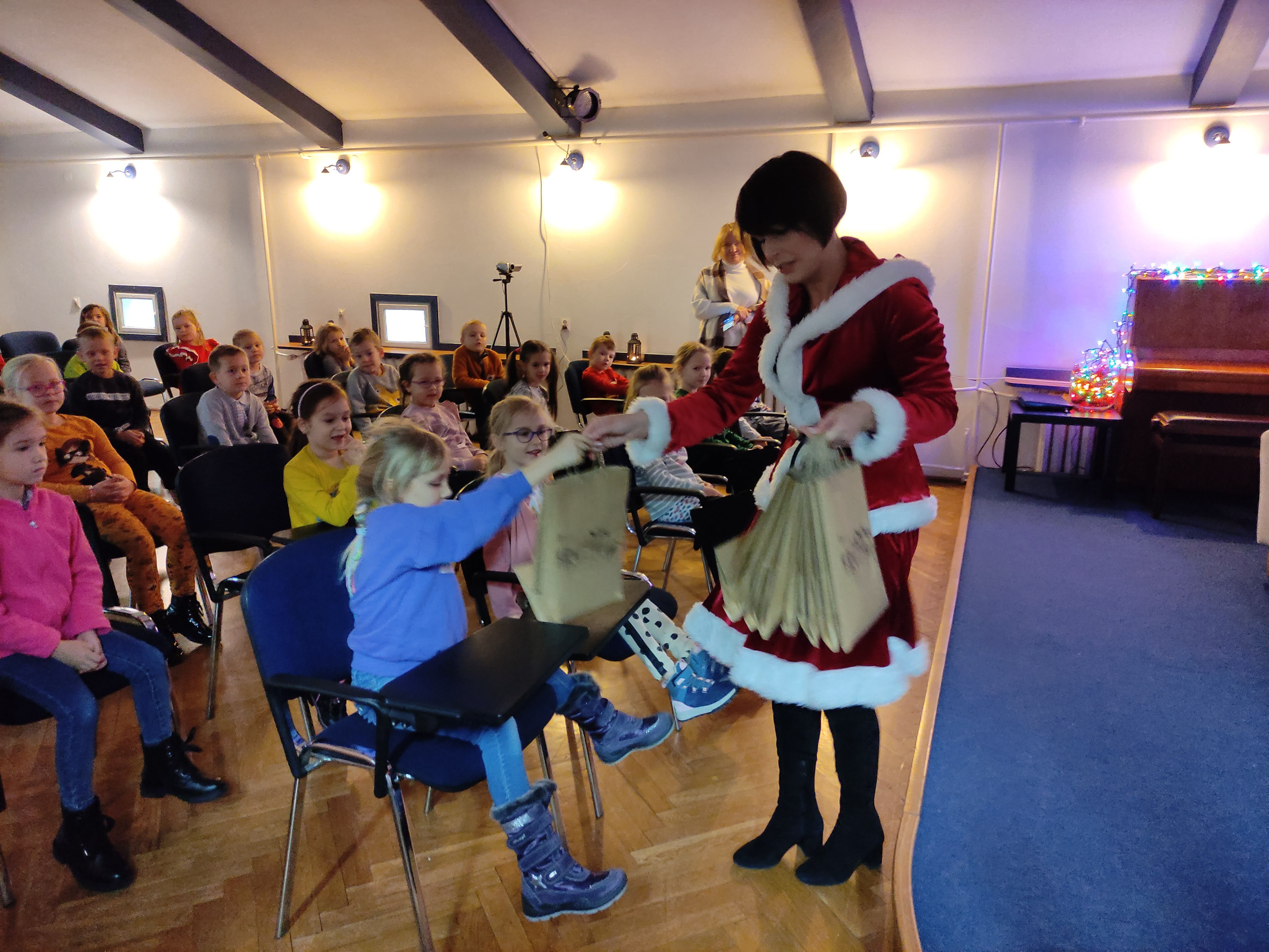 Mikołajki w bibliotece