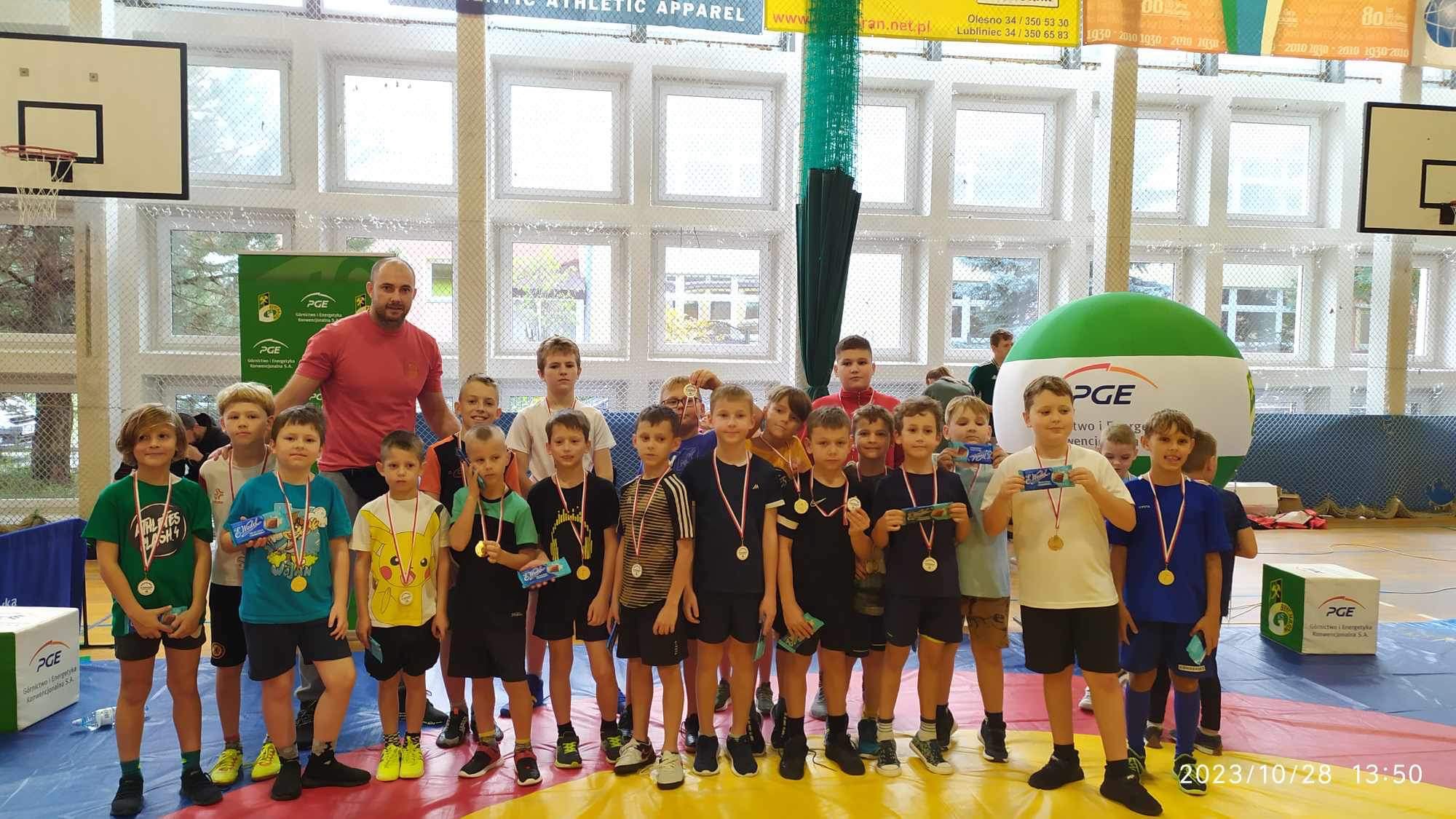 Turniej w mocowaniu dzieci "Pierwszy krok na macie"