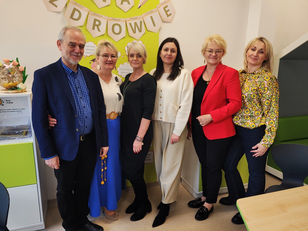 "Twórczo, zdrowo, kolorowo..." - PSP nr 4 na konferencji szkół w Łękińsku