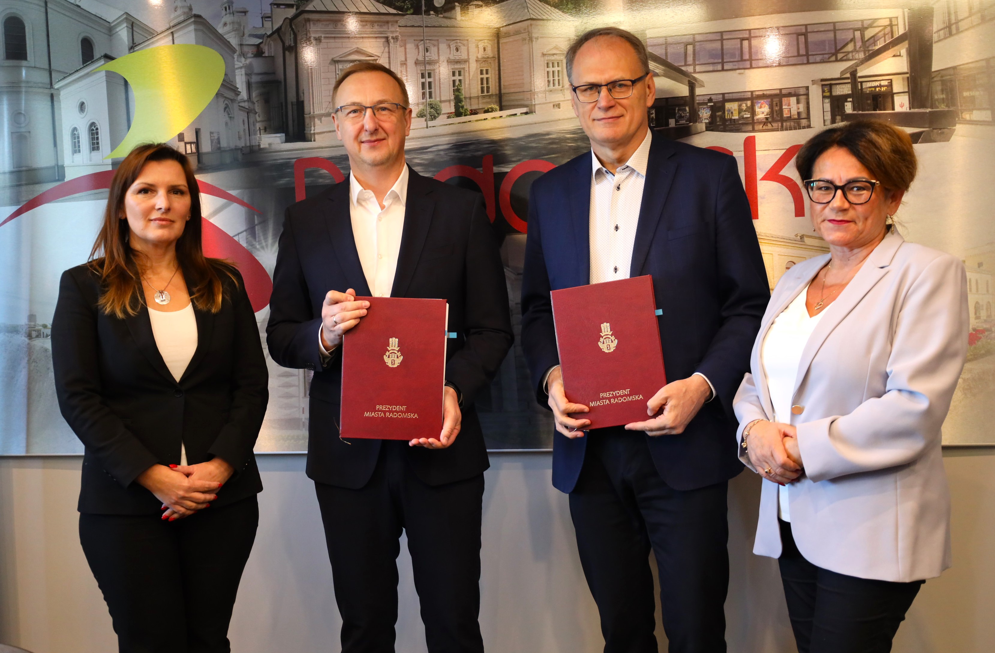 Prezydent podpisał umowy z wykonawcami przebudowy ul. Fabianiego i rozbudowy ul. Ładnej
