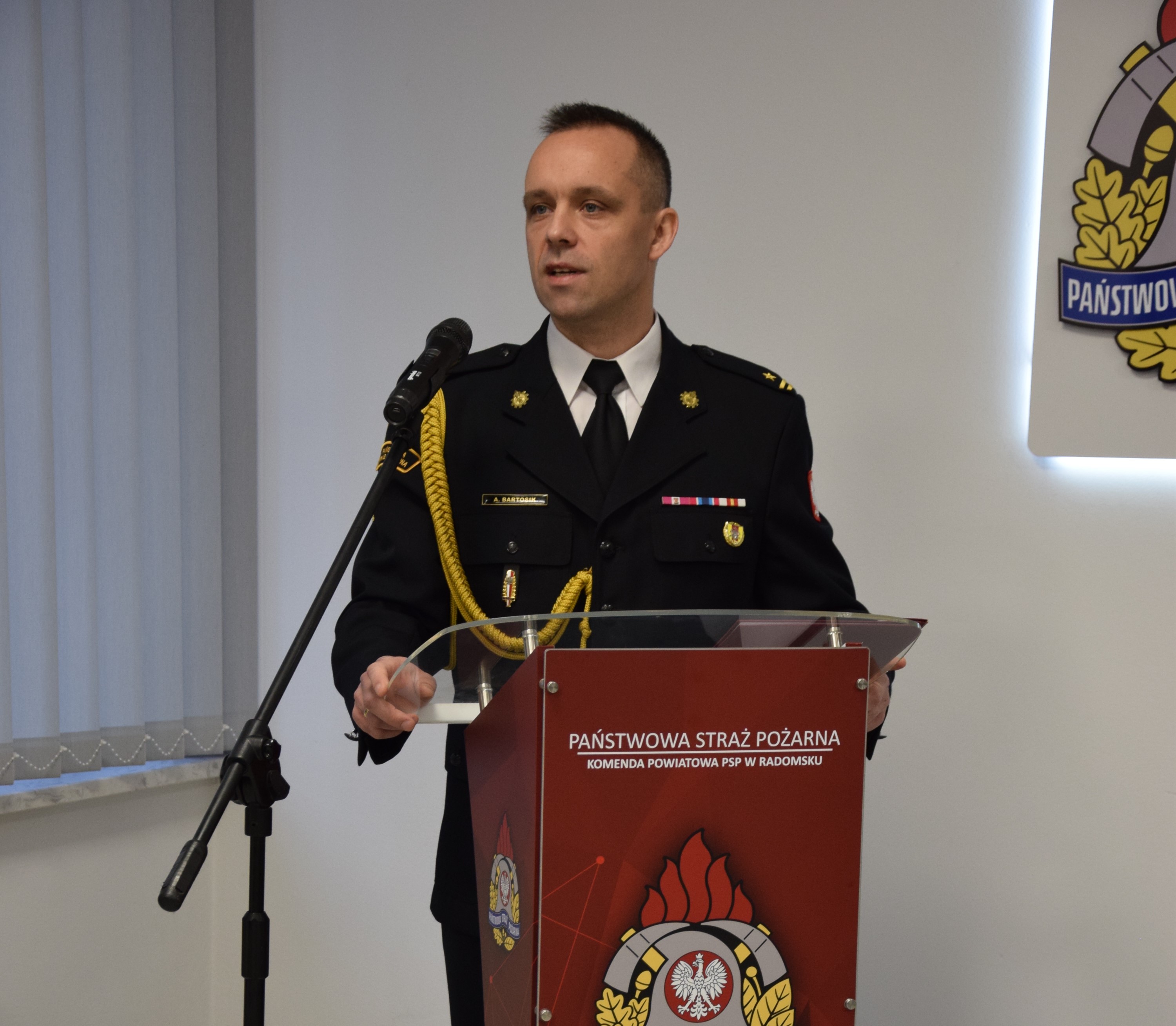 Nowy Komendant Państwowej Straży Pożarnej w Radomsku - mł. bryg. Artur Bartosik