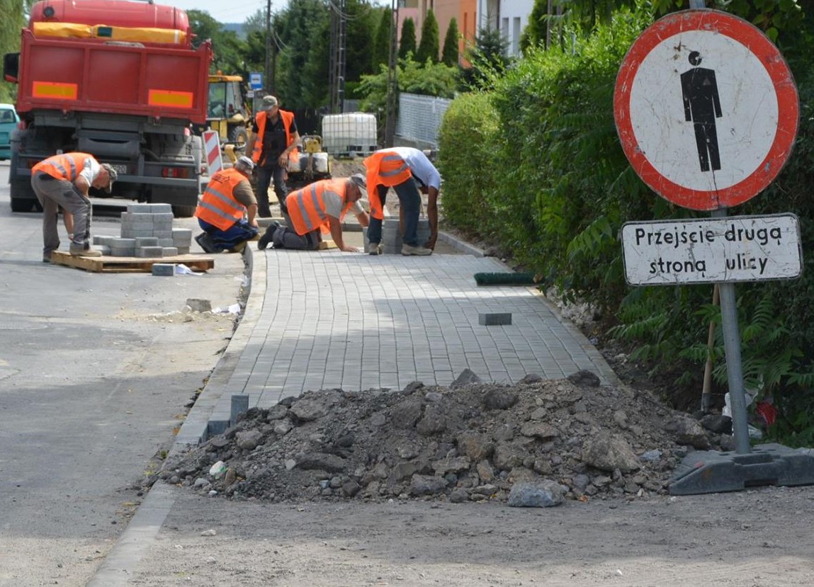 Jest wykonawca budowy chodnika na ul. św. Rocha