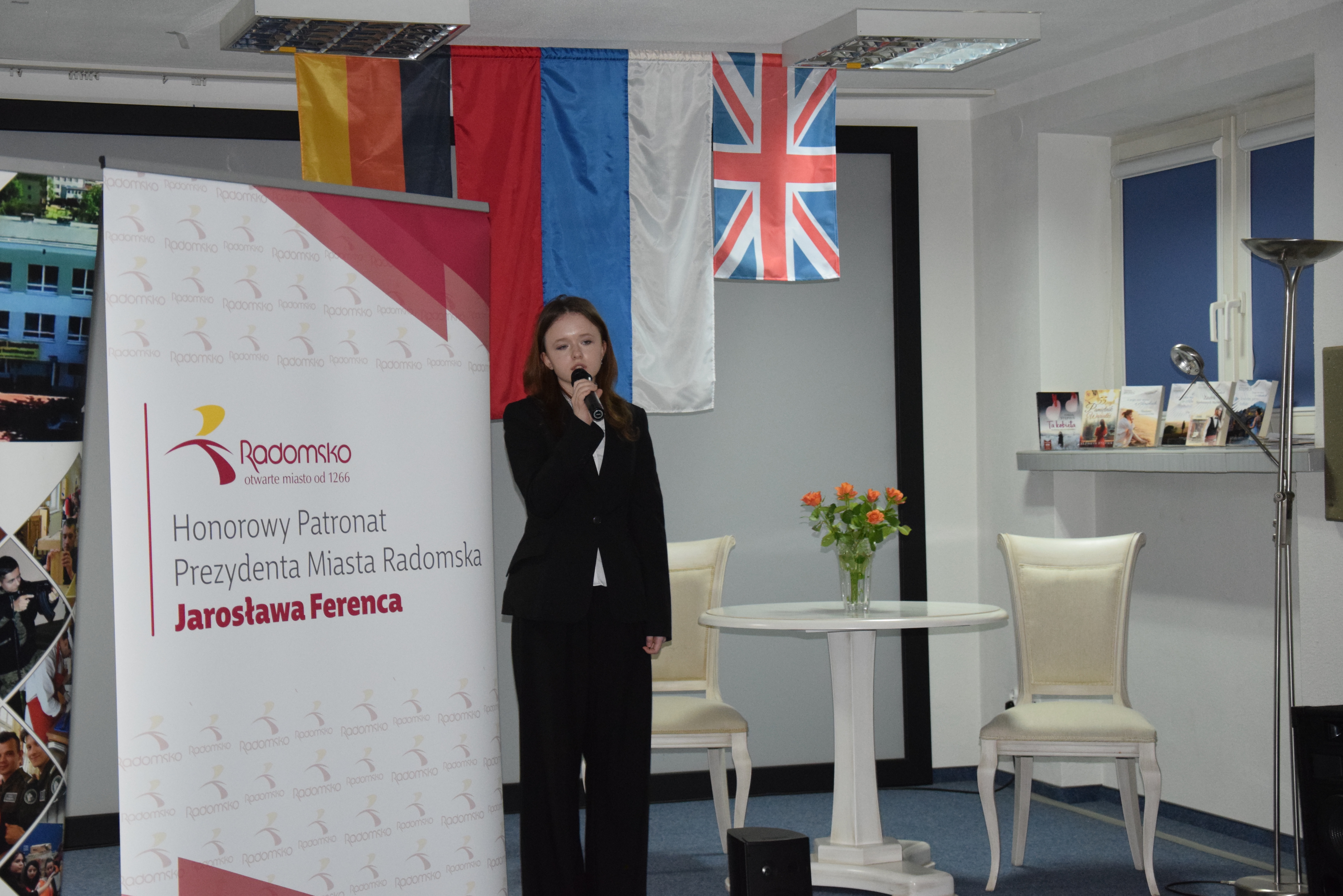 "Jak cudownie to brzmi", czyli poezja w trzech językach