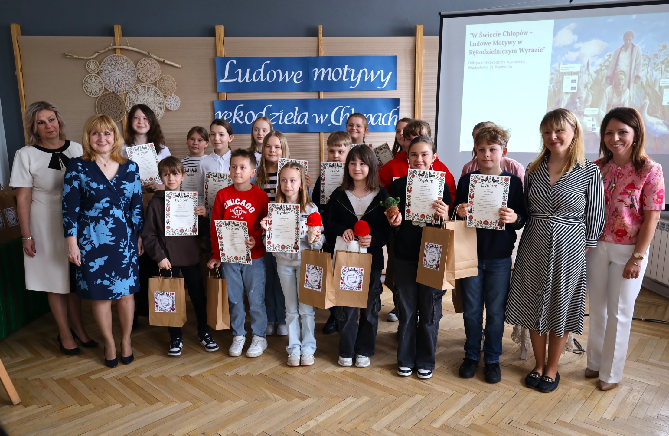 Międzyszkolny konkurs dziecięcego rękodzieła ludowego