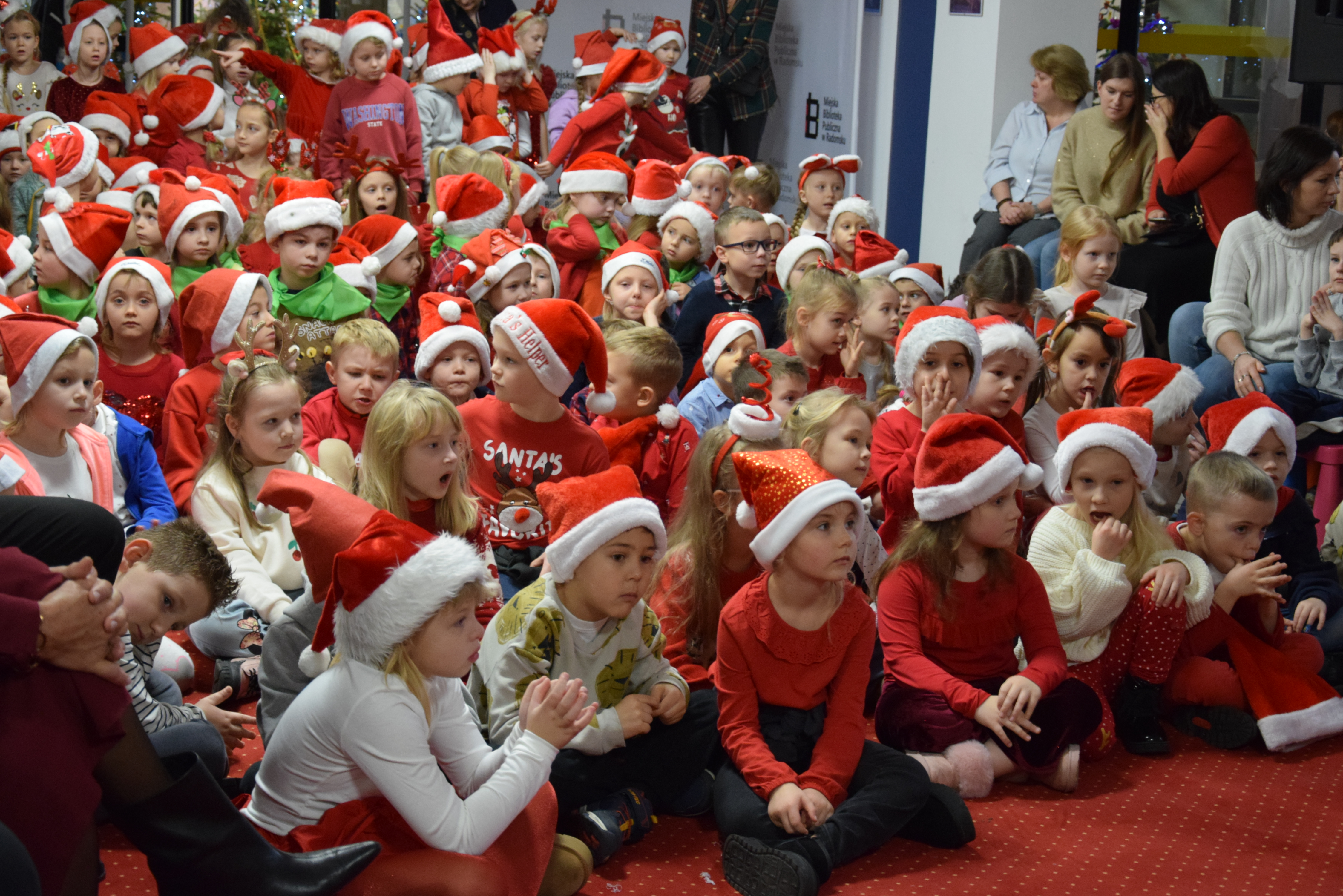 Święty Mikołaj z wizytą w bibliotece
