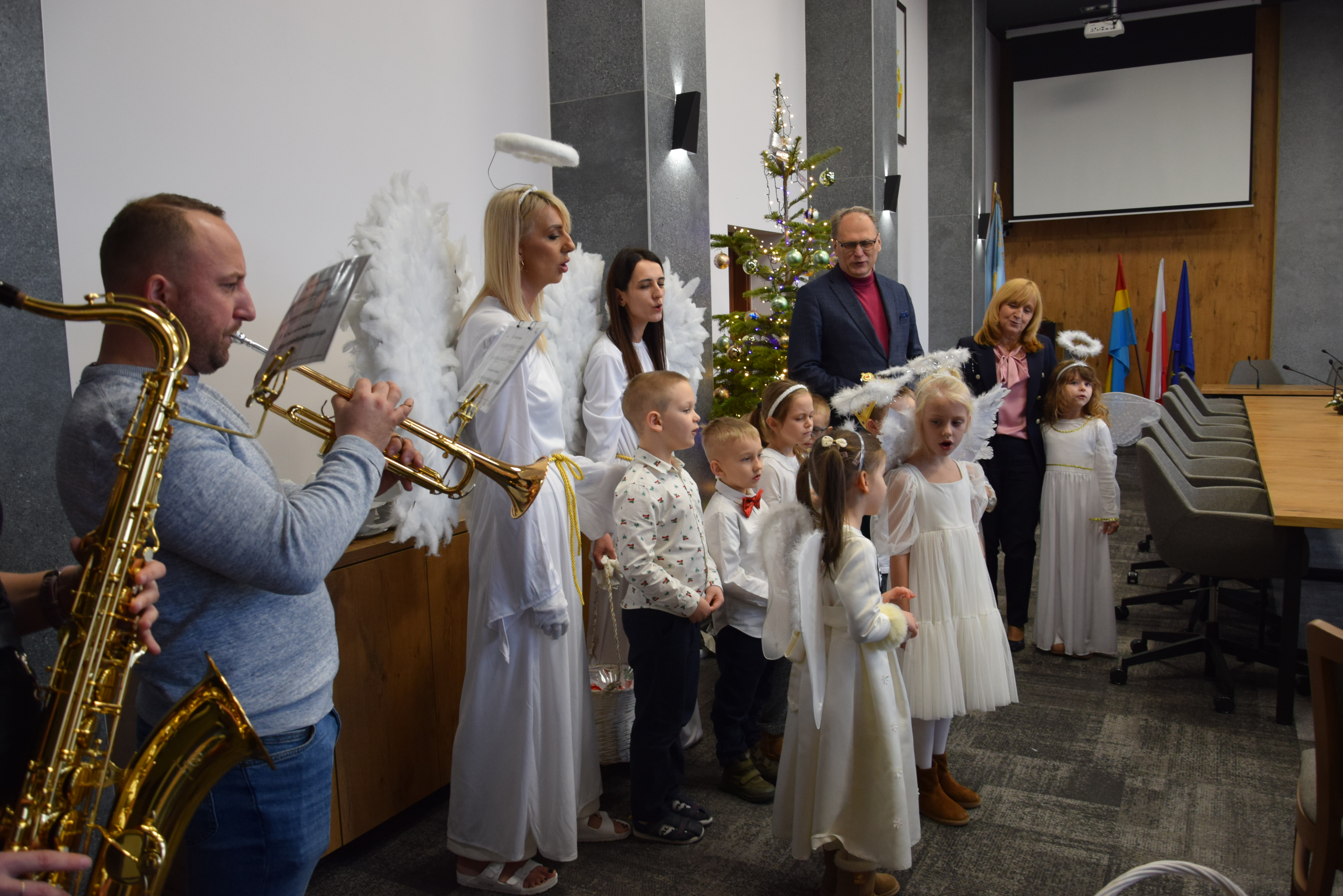 Święteczna radość przedszkolaków w urzędzie miasta