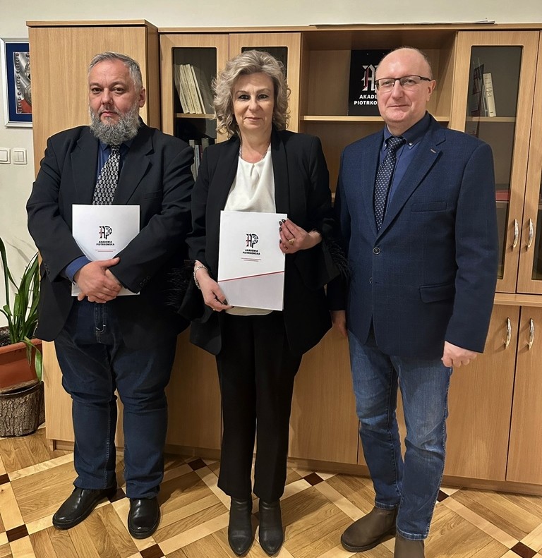 PSP nr 4 w Radomsku podpisało porozumienie z Akademią Piotrkowską