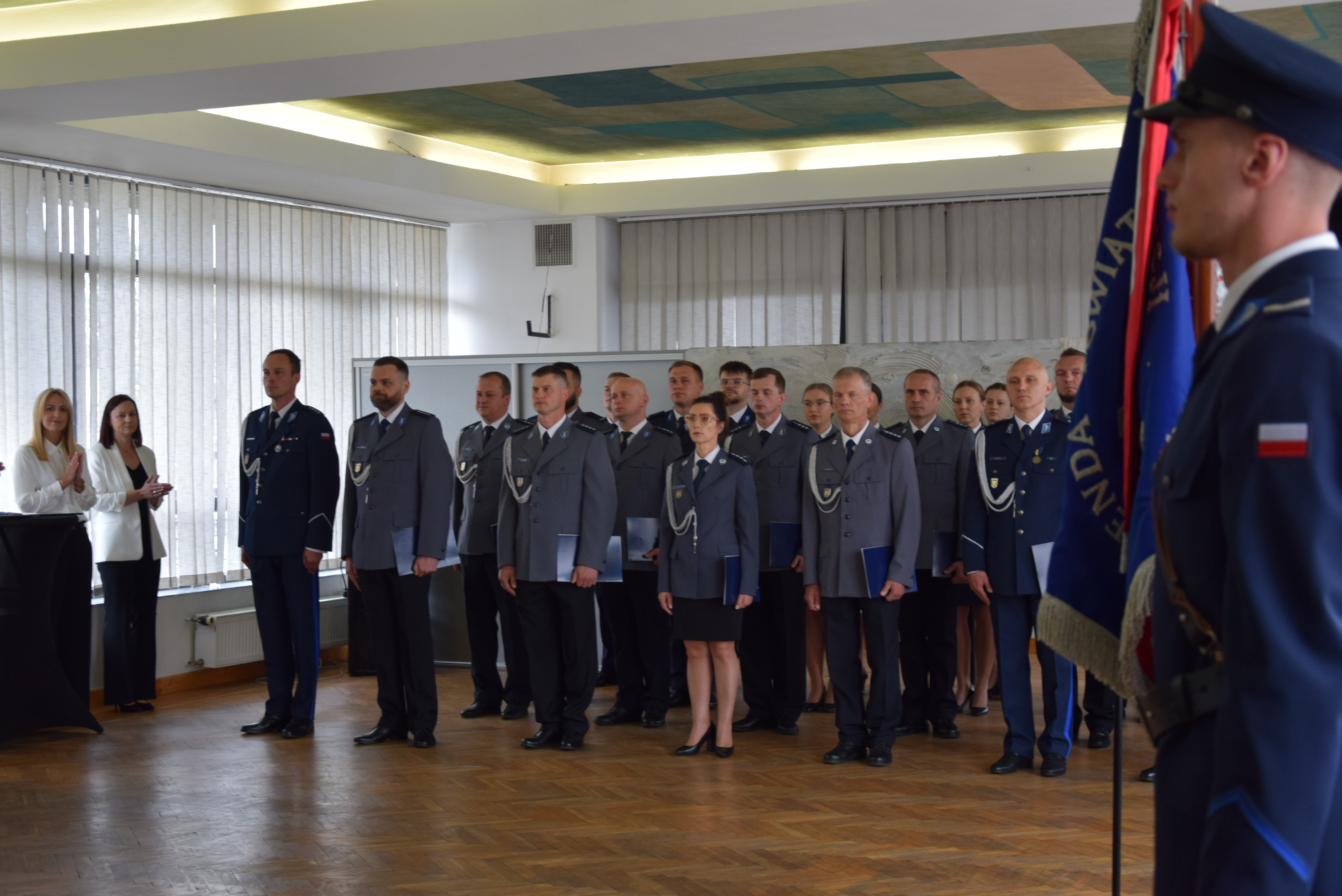 Święto Policji w Radomsku. Awanse, odznaczenia i podziękowania za służbę