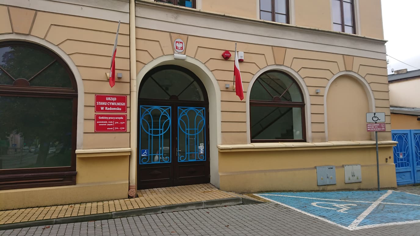 wejście do Urzędu Stanu Cywilnego wejście do Urzędu Stanu Cywilnego