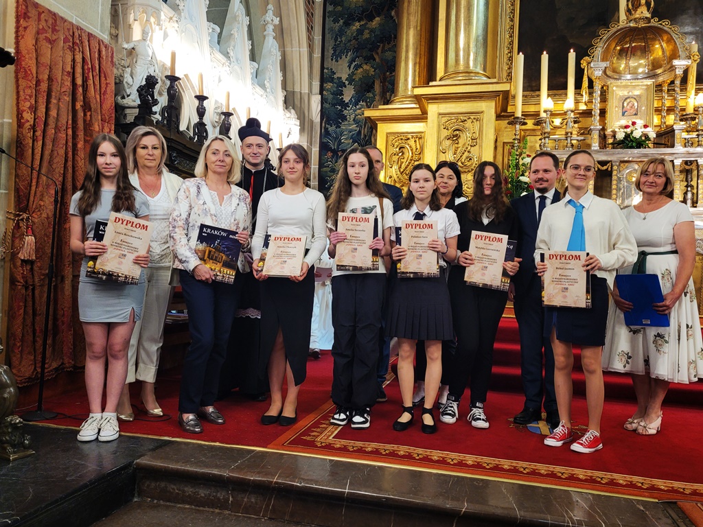 Laura Roszkowska z PSP nr 4 laureatką Międzynarodowego Konkursu Plastycznego